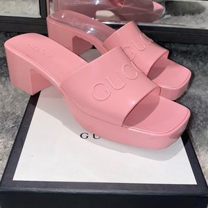 Pink GUCCI Women's rubber slide sandal